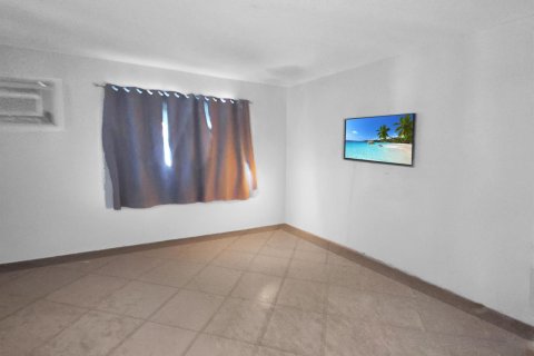 Propiedad comercial en venta en St. Lucie, Florida, 153.29 m2 № 2247105 - foto 5