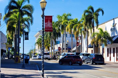 Propiedad comercial en venta en St. Lucie, Florida, 153.29 m2 № 2247105 - foto 14