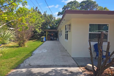 Propiedad comercial en venta en St. Lucie, Florida, 153.29 m2 № 2247105 - foto 7