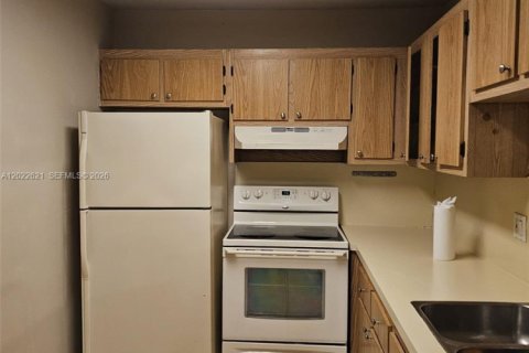 Copropriété à louer à Miami, Floride: 3 chambres, 115.2 m2 № 2154707 - photo 13