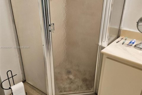 Copropriété à louer à Miami, Floride: 3 chambres, 115.2 m2 № 2154707 - photo 10