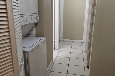 Copropriété à louer à Miami, Floride: 3 chambres, 115.2 m2 № 2154707 - photo 15