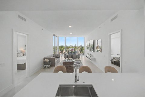 Condo in Lake Park, Florida, 2 bedrooms № 2180447 - photo 7