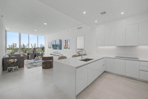 Condo in Lake Park, Florida, 2 bedrooms № 2180447 - photo 9