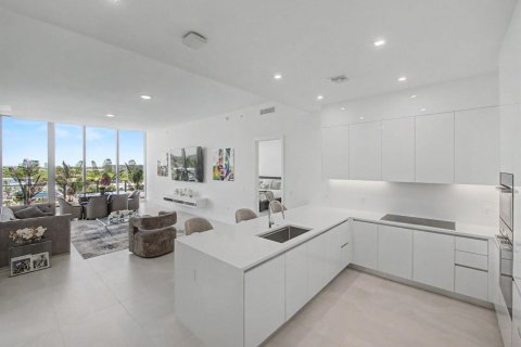 Condo in Lake Park, Florida, 2 bedrooms № 2180447 - photo 28