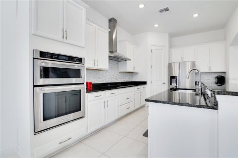 House in Windermere, Florida 6 bedrooms, 401.24 sq.m. № 1524606 - photo 10