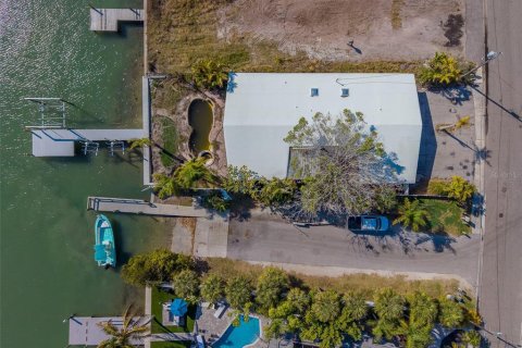 Villa ou maison à vendre à Indian Rocks Beach, Floride: 3 chambres, 146.79 m2 № 2123901 - photo 10