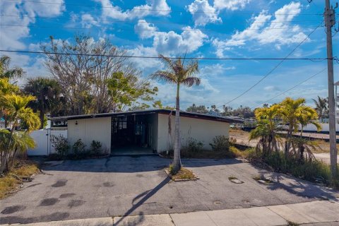 Casa en Indian Rocks Beach, Florida 3 dormitorios, 146.79 m2 № 2123901