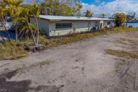 Villa ou maison à vendre à Indian Rocks Beach, Floride: 3 chambres, 146.79 m2 № 2123901 - photo 28