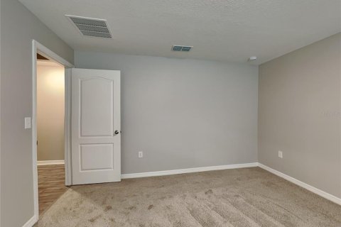 Villa ou maison à louer à Winter Haven, Floride: 3 chambres, 155.89 m2 № 2117782 - photo 7