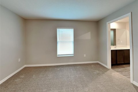 Villa ou maison à louer à Winter Haven, Floride: 3 chambres, 155.89 m2 № 2117782 - photo 8