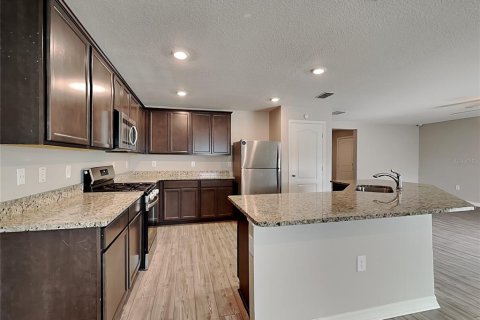 Villa ou maison à louer à Winter Haven, Floride: 3 chambres, 155.89 m2 № 2117782 - photo 5