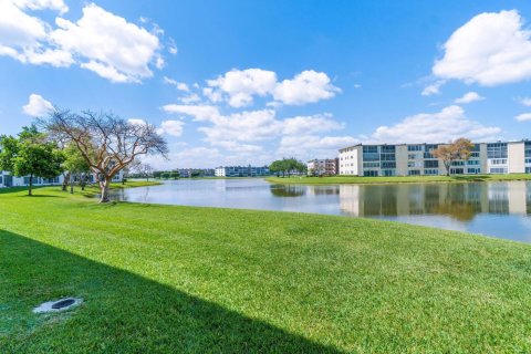 Condo in Boca Raton, Florida, 2 bedrooms  № 2392147 - photo 22