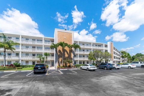 Condo in Boca Raton, Florida, 2 bedrooms  № 2392147 - photo 23