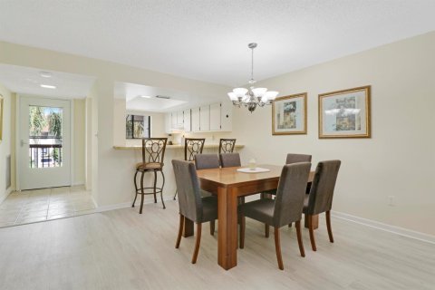 Condo in Jensen Beach, Florida, 2 bedrooms  № 2147235 - photo 12
