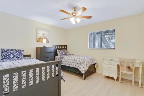 Condo in Jensen Beach, Florida, 2 bedrooms  № 2147235 - photo 22