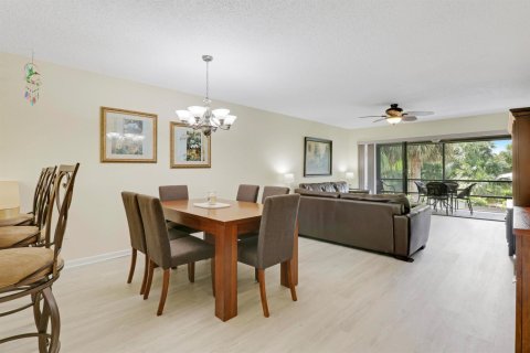Condo in Jensen Beach, Florida, 2 bedrooms  № 2147235 - photo 11