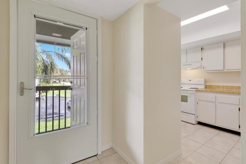 Condo in Jensen Beach, Florida, 2 bedrooms  № 2147235 - photo 4