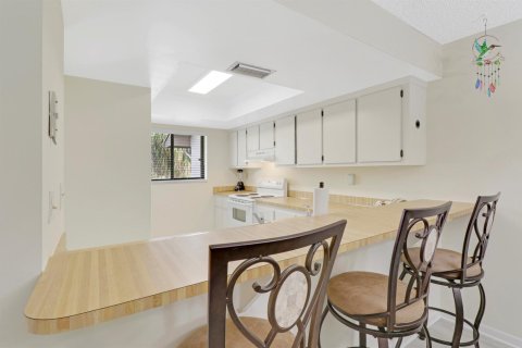 Condo in Jensen Beach, Florida, 2 bedrooms  № 2147235 - photo 5