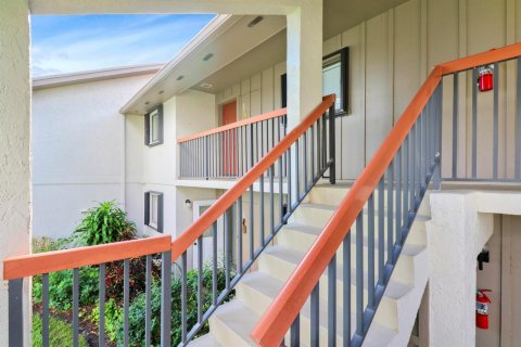 Condo in Jensen Beach, Florida, 2 bedrooms  № 2147235 - photo 2