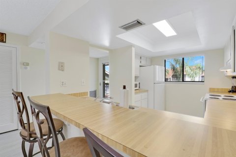 Condo in Jensen Beach, Florida, 2 bedrooms  № 2147235 - photo 6