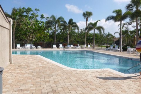 Condo in Jensen Beach, Florida, 2 bedrooms  № 2147235 - photo 29