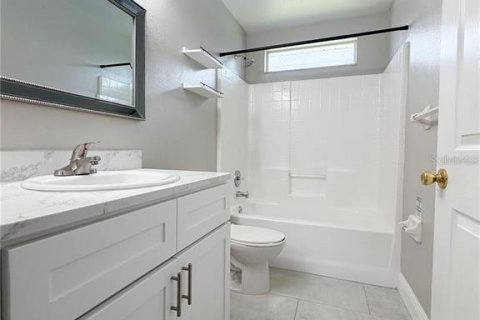 House in Davenport, Florida 4 bedrooms, 176.98 sq.m. № 2391395 - photo 7