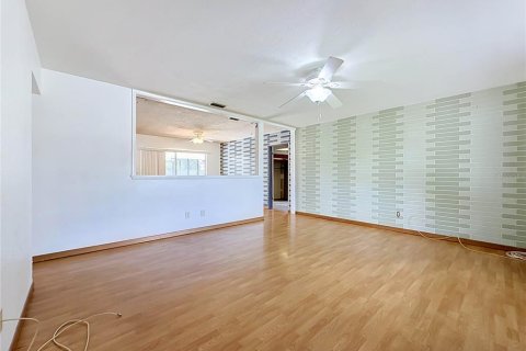 Villa ou maison à vendre à Seminole, Floride: 3 chambres, 153.29 m2 № 2399389 - photo 2