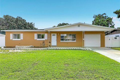 Villa ou maison à Seminole, Floride 3 chambres, 153.29 m2 № 2399389