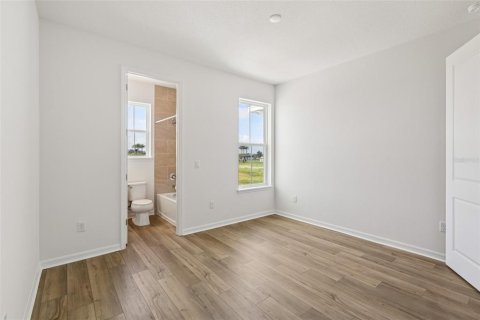 Townhouse in San Antonio, Florida 3 bedrooms, 166.11 sq.m. № 1910636 - photo 27