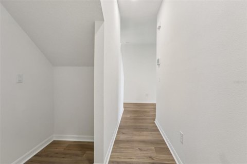 Townhouse in San Antonio, Florida 3 bedrooms, 166.11 sq.m. № 1910636 - photo 22