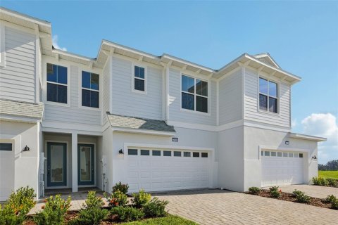 Townhouse in San Antonio, Florida 3 bedrooms, 166.11 sq.m. № 1910636 - photo 2