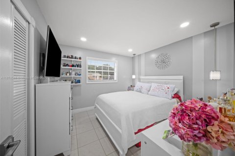 Villa ou maison à vendre à Miami, Floride: 3 chambres, 100.33 m2 № 1932616 - photo 18