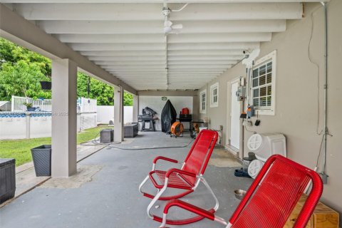 Villa ou maison à vendre à Miami, Floride: 3 chambres, 100.33 m2 № 1932616 - photo 25