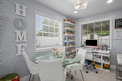 Villa ou maison à vendre à Miami, Floride: 3 chambres, 100.33 m2 № 1932616 - photo 8