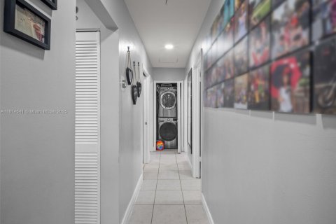 Villa ou maison à vendre à Miami, Floride: 3 chambres, 100.33 m2 № 1932616 - photo 16