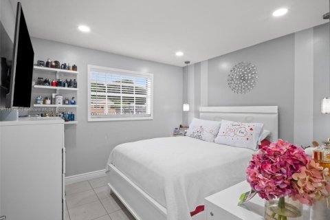 Villa ou maison à vendre à Miami, Floride: 3 chambres, 100.33 m2 № 1932616 - photo 17