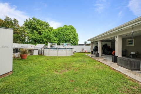 Villa ou maison à vendre à Miami, Floride: 3 chambres, 100.33 m2 № 1932616 - photo 28