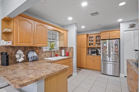 Villa ou maison à vendre à Miami, Floride: 3 chambres, 100.33 m2 № 1932616 - photo 10