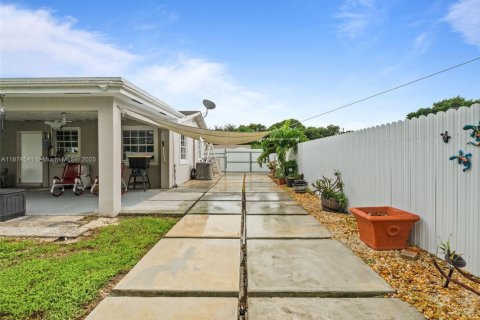 Villa ou maison à vendre à Miami, Floride: 3 chambres, 100.33 m2 № 1932616 - photo 27