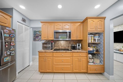 Villa ou maison à vendre à Miami, Floride: 3 chambres, 100.33 m2 № 1932616 - photo 12