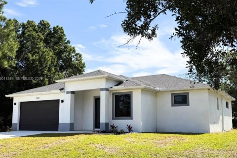 Villa ou maison à Lehigh Acres, Floride 3 chambres, 152.17 m2 № 2075276