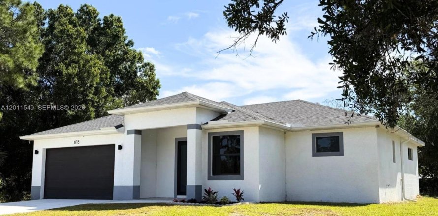 Villa ou maison à Lehigh Acres, Floride 3 chambres, 152.17 m2 № 2075276