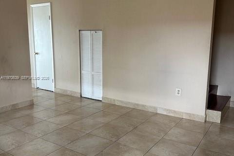 Copropriété à vendre à Hialeah, Floride: 2 chambres, 98.1 m2 № 2031335 - photo 3