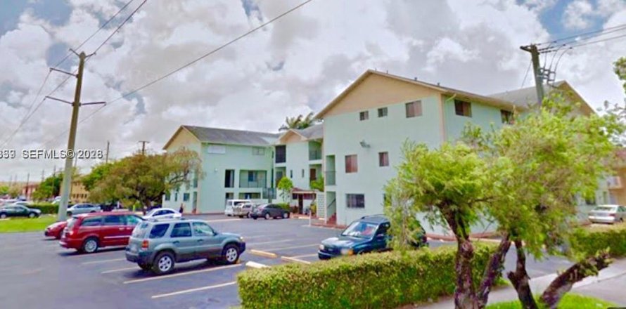 Condo à Hialeah, Floride, 2 chambres  № 2031335