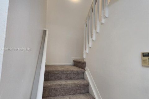 Casa en alquiler en Miami Lakes, Florida, 2 dormitorios, 103.12 m2 № 1991899 - foto 10