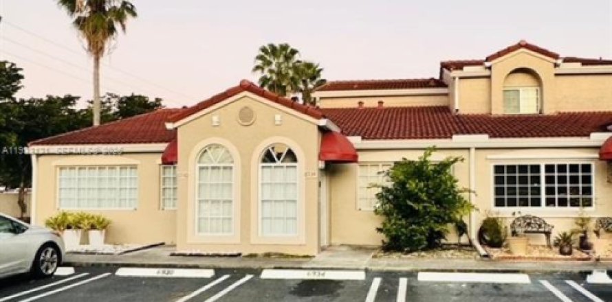 Casa en Miami Lakes, Florida 2 dormitorios, 103.12 m2 № 1991899