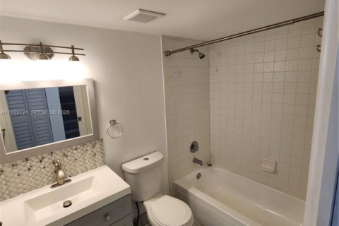 Casa en alquiler en Miami Lakes, Florida, 2 dormitorios, 103.12 m2 № 1991899 - foto 7