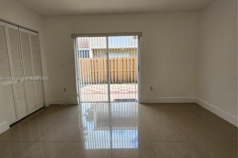 Casa en alquiler en Miami Lakes, Florida, 2 dormitorios, 103.12 m2 № 1991899 - foto 6