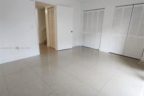 Casa en alquiler en Miami Lakes, Florida, 2 dormitorios, 103.12 m2 № 1991899 - foto 8